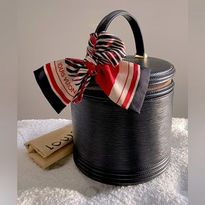 💯Authentic Louis Vuitton Epi Vanity